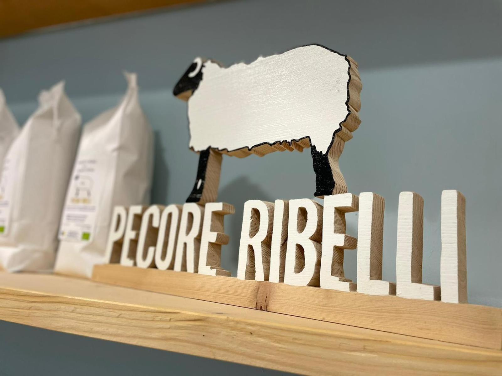 Pecore Ribelli มิรา ภายนอก รูปภาพ